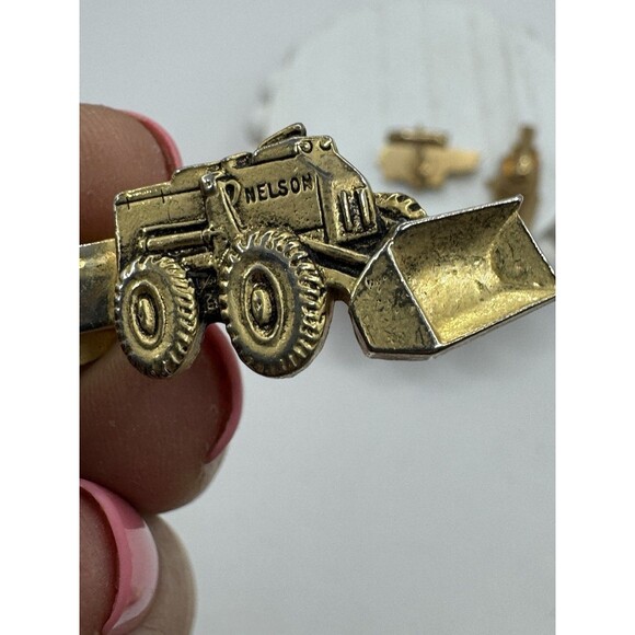 Vtg Construction Vehicle Cufflinks Tie Clip Gold Nelson Bulldozer Front Loader - Picture 2 of 11
